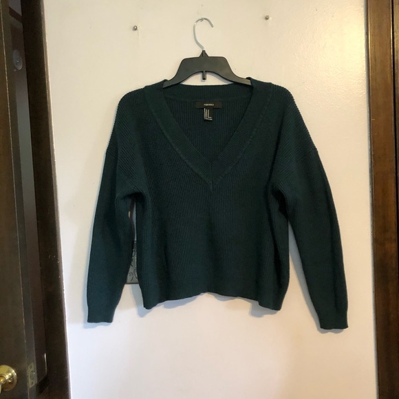 Green V neck sweater - Picture 3 of 8